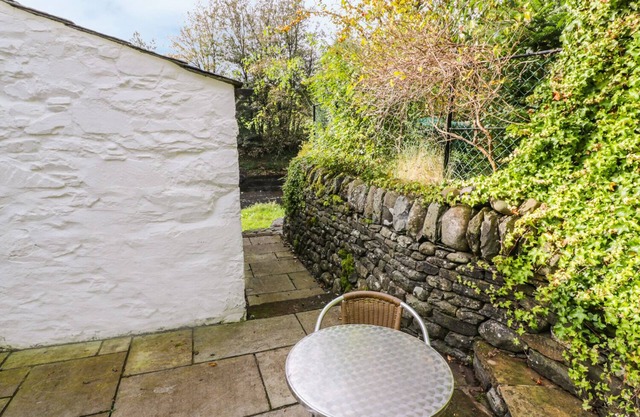 OLD SAWMILL COTTAGE, pet friendly, with open fire in Castle Douglas