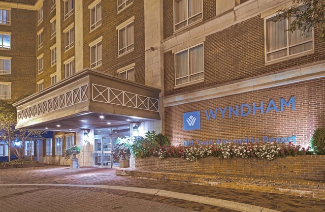 Old Town Alexandria | 1BR/1BA King Bed Suite