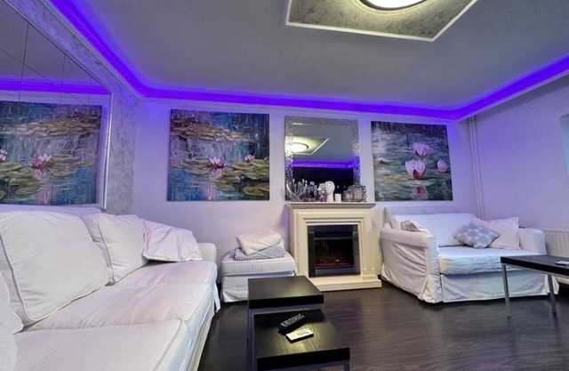 Old town Bucharest comfortable apartment