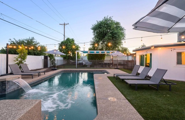 Old Town Stunner Bocce Backyard w/Free Heated Pool