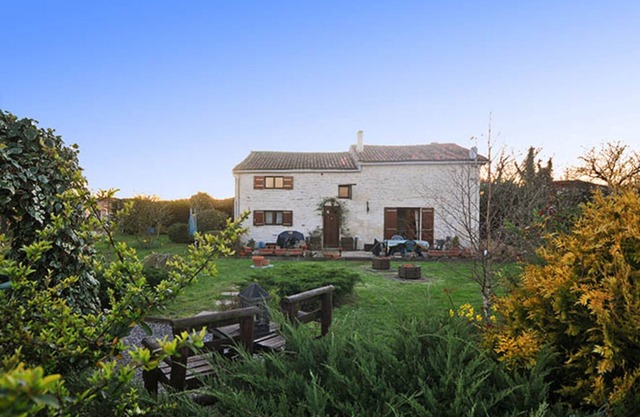 Old, Traditional, Charentaise House, Peaceful Vineyard Location