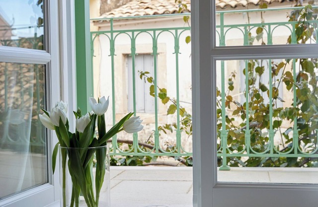 Old Village Luxury Suite Aretina Cottage Nestled in the Village Valanio