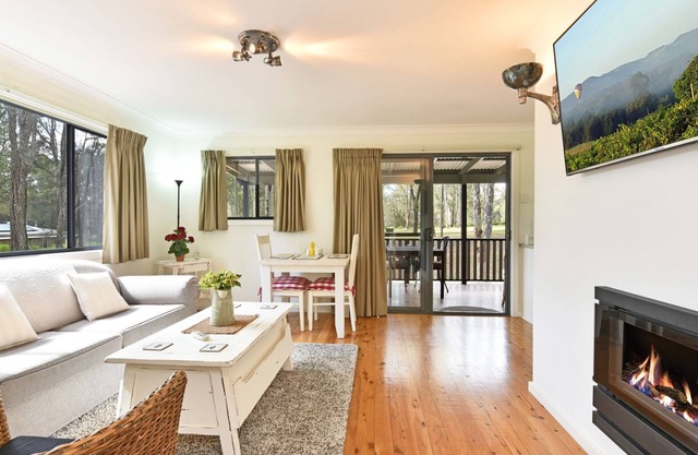 Olive Grove 3 1 Bedroom Cabin with large Bath and walk to wineries