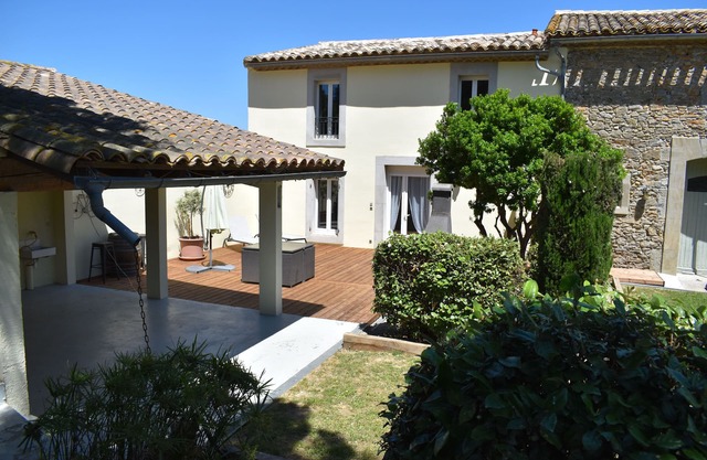 Olive Tree, Superb gîte, Heated Pool near Carcassonne, overlooking Canal du Midi