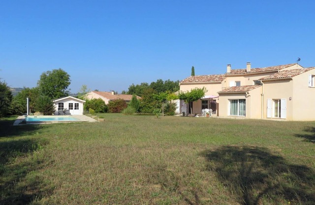 Olivianne, charming french house with swimming pool
