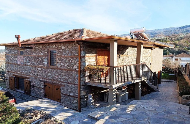 Olympia Guest House in Villa Anazia