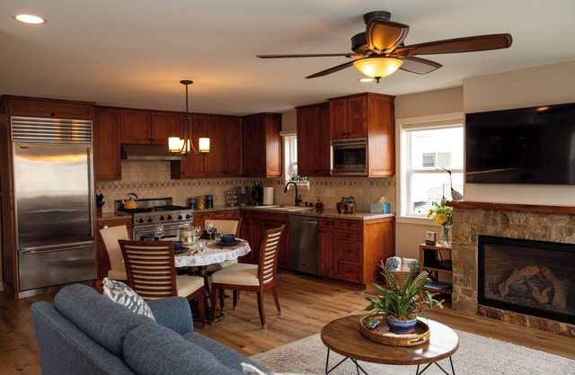On Beach Time - High End, Remodeled, Clean, Great location, Parking Included.