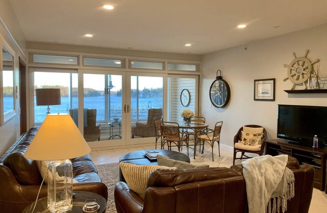 On Round Lk in the Heart of Charlevoix w Garage. Walking Distance to Everything.