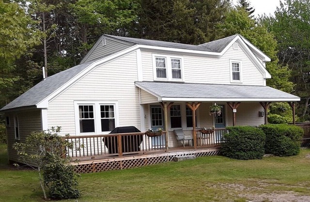 On Sebasco Estates, 4 Bedroom House, Ocean Views, Close to Beaches and Golfing.