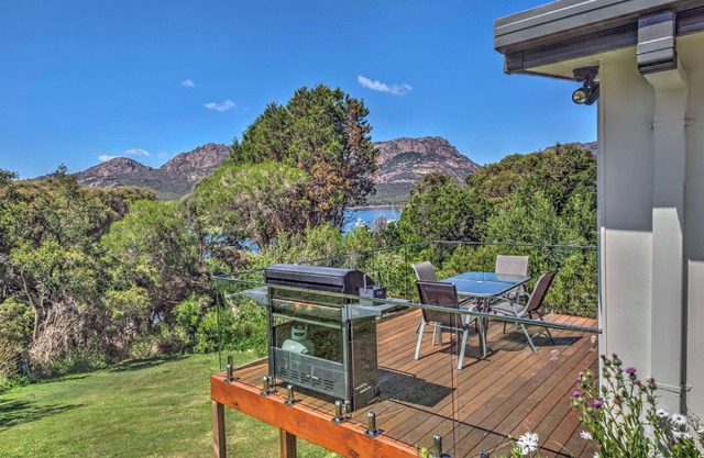 On the Beach 2 - Freycinet Holiday Houses