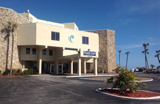 On the beach at Daytona Beach with a spectacular ocean view and a reduced rate.