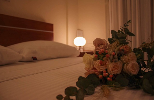 On the Beach House -Cozy bungalow in front of the Latsi beach. Best for families