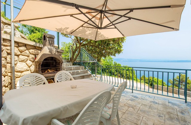 One bedroom apartment with terrace and sea view Mošćenička Draga, Opatija (A-7766-a)