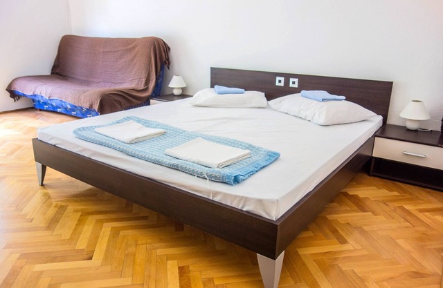 One bedroom apartment with balcony Lokva Rogoznica, Omiš (A-2973-c)