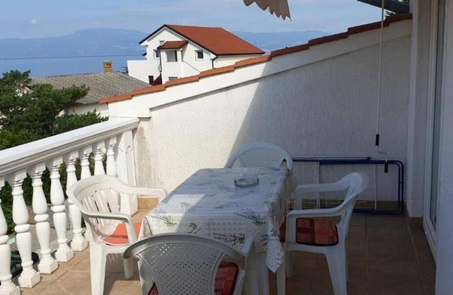 One bedroom apartment with terrace and sea view Omišalj, Krk (A-22474-b)