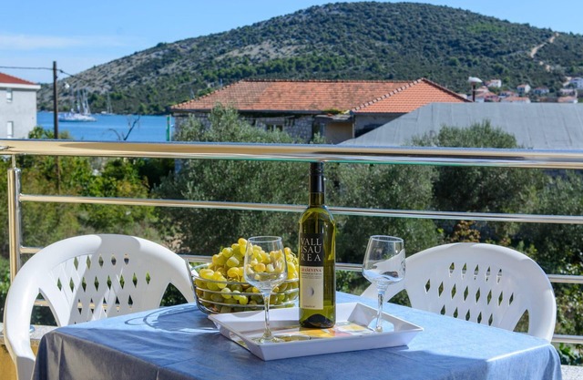 One Bedroom Apartment Antun A - Vinišće