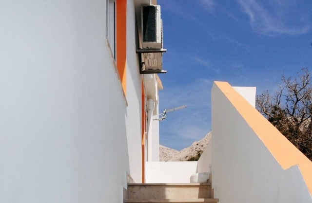 One bedroom apartment with terrace Metajna, Pag (A-6421-e)