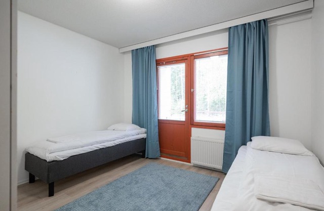 One bedroom apartment with free parking