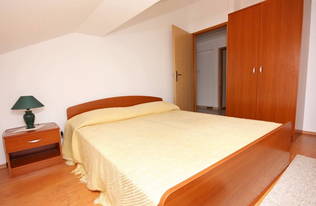 One bedroom apartment with terrace Ljubač, Zadar (A-5947-a)