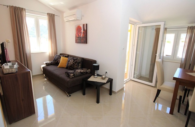 One bedroom apartment with balcony Baška, Krk (A-18733-i)