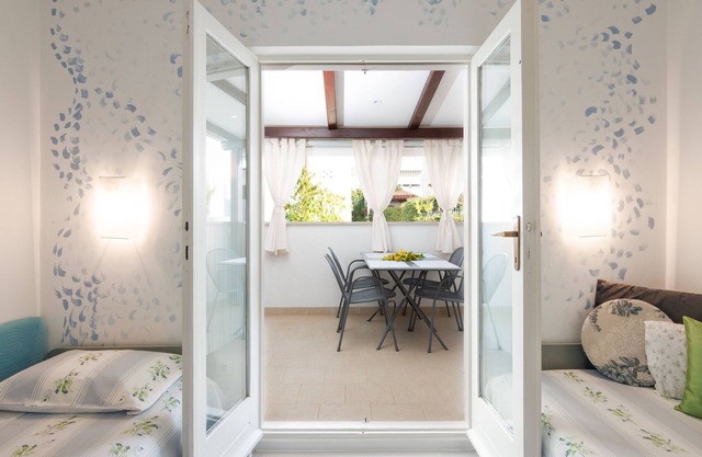 One bedroom apartment with terrace Rovinj (A-2288-a)