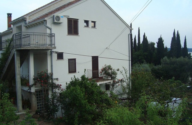 One bedroom apartment with balcony and sea view Slađenovići, Dubrovnik (A-11531-b)
