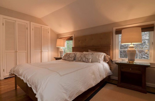 One Bedroom Carriage House