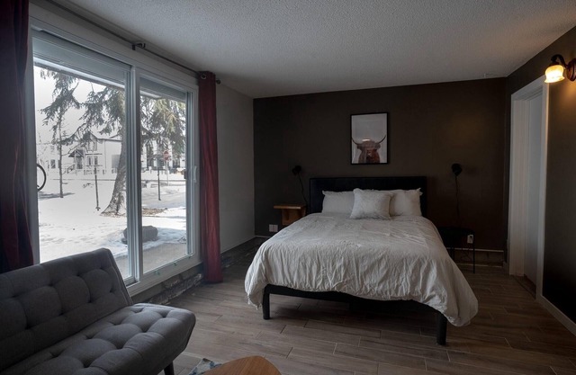 One Bedroom Condo Near Whyte Ave