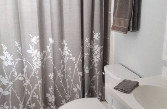 One Bedroom one Bath in a very nice and quiet neighborhood