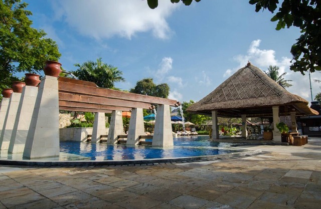 One Bedroom Pool Villa, walking distance to the beach and shopping center