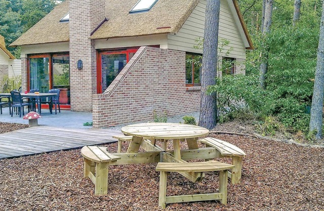 Only 8 km from Maastricht you will spend your vacation here in an attractive environment.