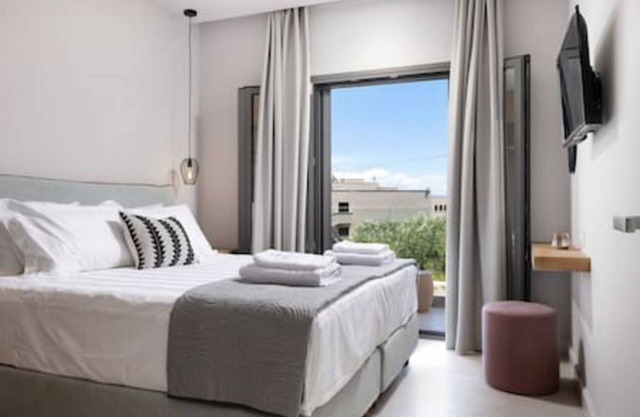 Onore Sunset Suite & pool | Dasia