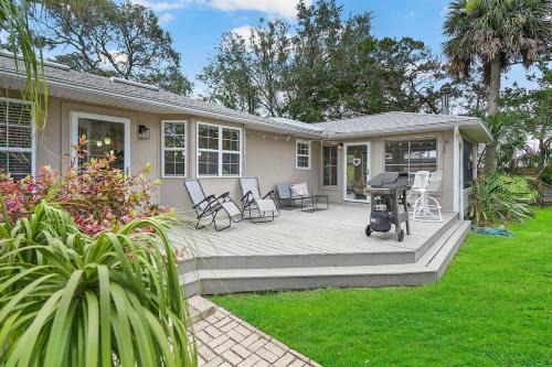 Onyx House King Size Beds Bikes Games Wine