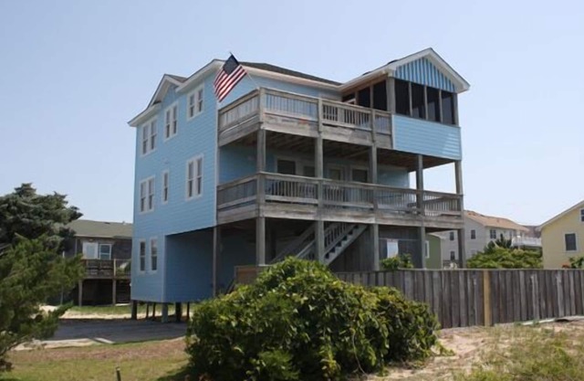 Ooh La La! Your private pool awaits! Ocean-Side in Kinnakeet!