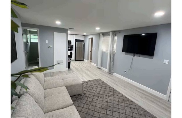 Open Home Suites - 3 bed 1 bath