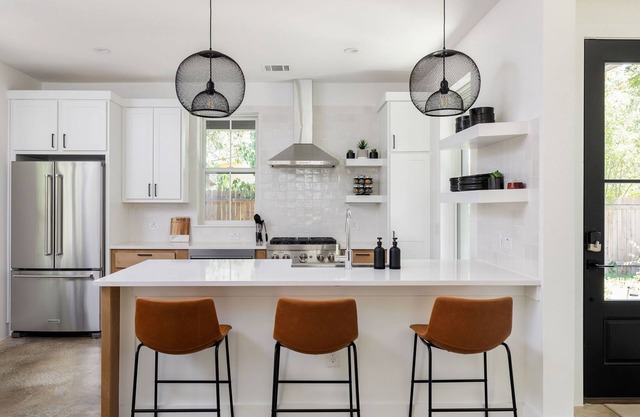 Open, Near UT, F1 & Downtown | Luna by Portoro