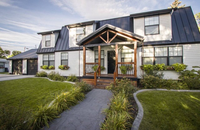 Opulent Great Falls 5-Bedroom Luxe Retreat with Hot Tub and Exquisite Finishes