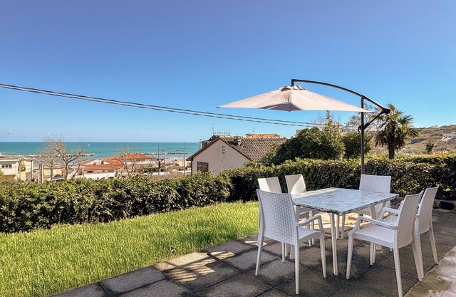 Ortona Amare - Three Bedroom Apartment, Sleeps 6