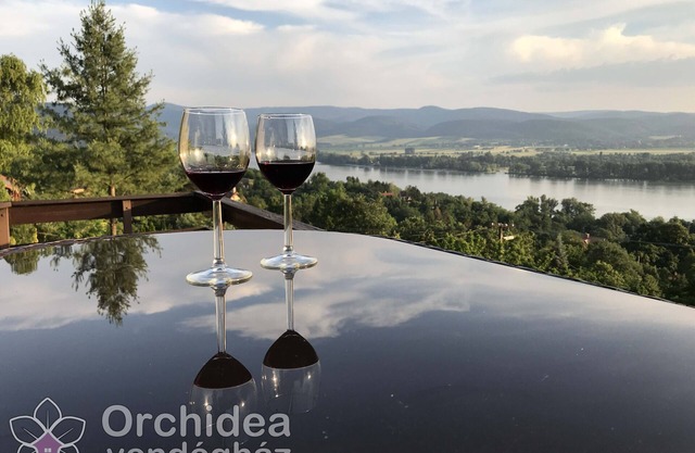 Orchidea Vendégház - Enjoy the best view to the Danube!