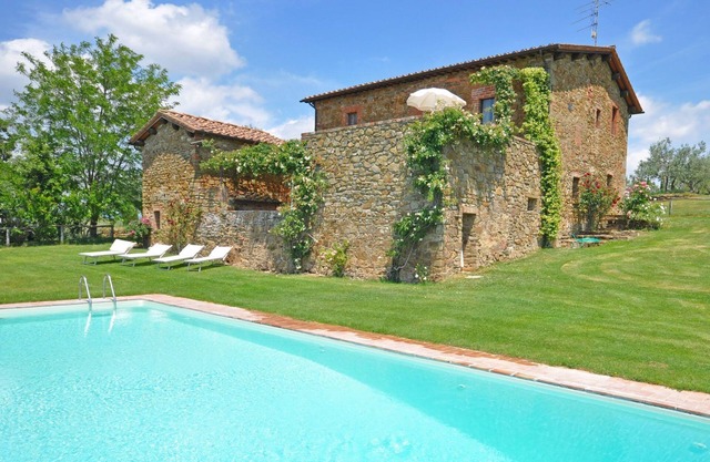 Orietta 4 - Apartment with swimming pool