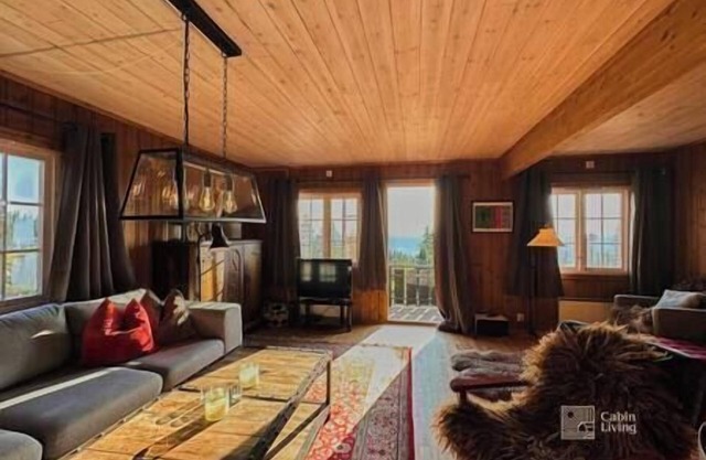 Original Olympic cabin ski in/out Hafjell