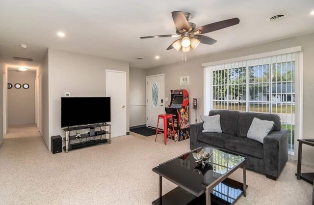 Orland Park FHS Rental -Huntington Ct