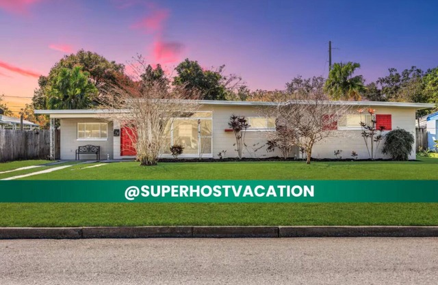 Orlando Airport Vacation Home | Pet Friendly