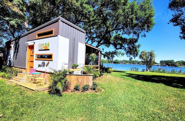Orlando Sunshine Lake Shack