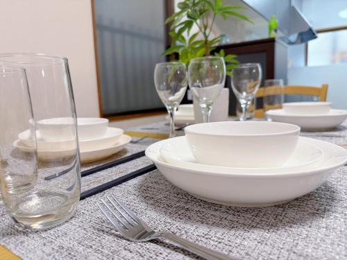 Osaka castle park station 大阪城公園駅京橋駅徒歩10分心斎橋梅田関西空港京都奈良へ直通USJ6到10人宿泊可能