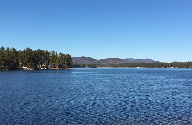 Ossipee Lake WATERFRONT Cottage - Private beach/dock, lovely mountain views!