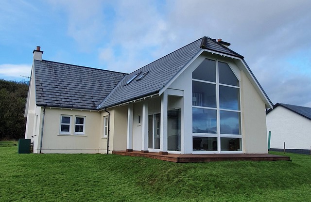 Otter House - coastal location with open sea views
