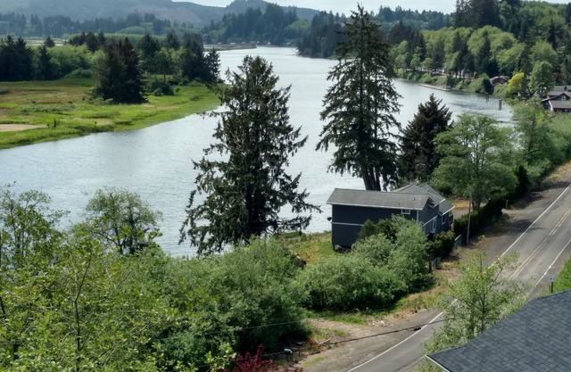 Otter Run Nehalem River - on the banks of the Nehalem River near ocean beaches
