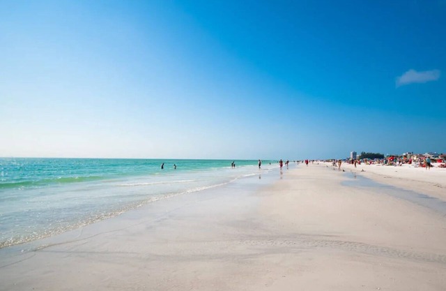 Our House at The Beach C222, 2-bedroom condo just steps from Siesta Key Beach