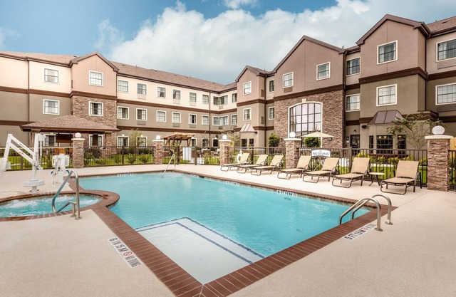 Outdoor Pool & Hot Tub. Free Breakfast Buffet. Great Place to Stay!